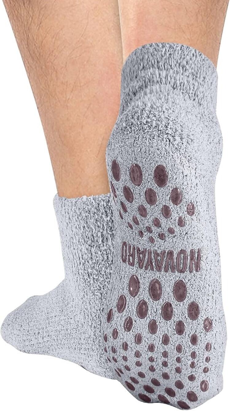 NOVAYARD Medium Grey 2 Pair Non Slip Fuzzy Socks Slipper Grip Crew Socks E29-3